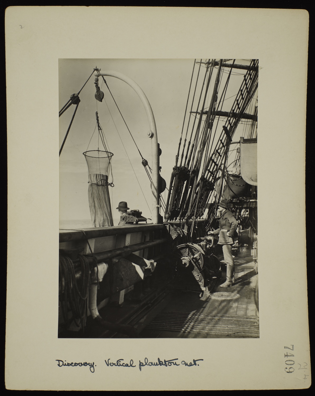 A vertical plankton net