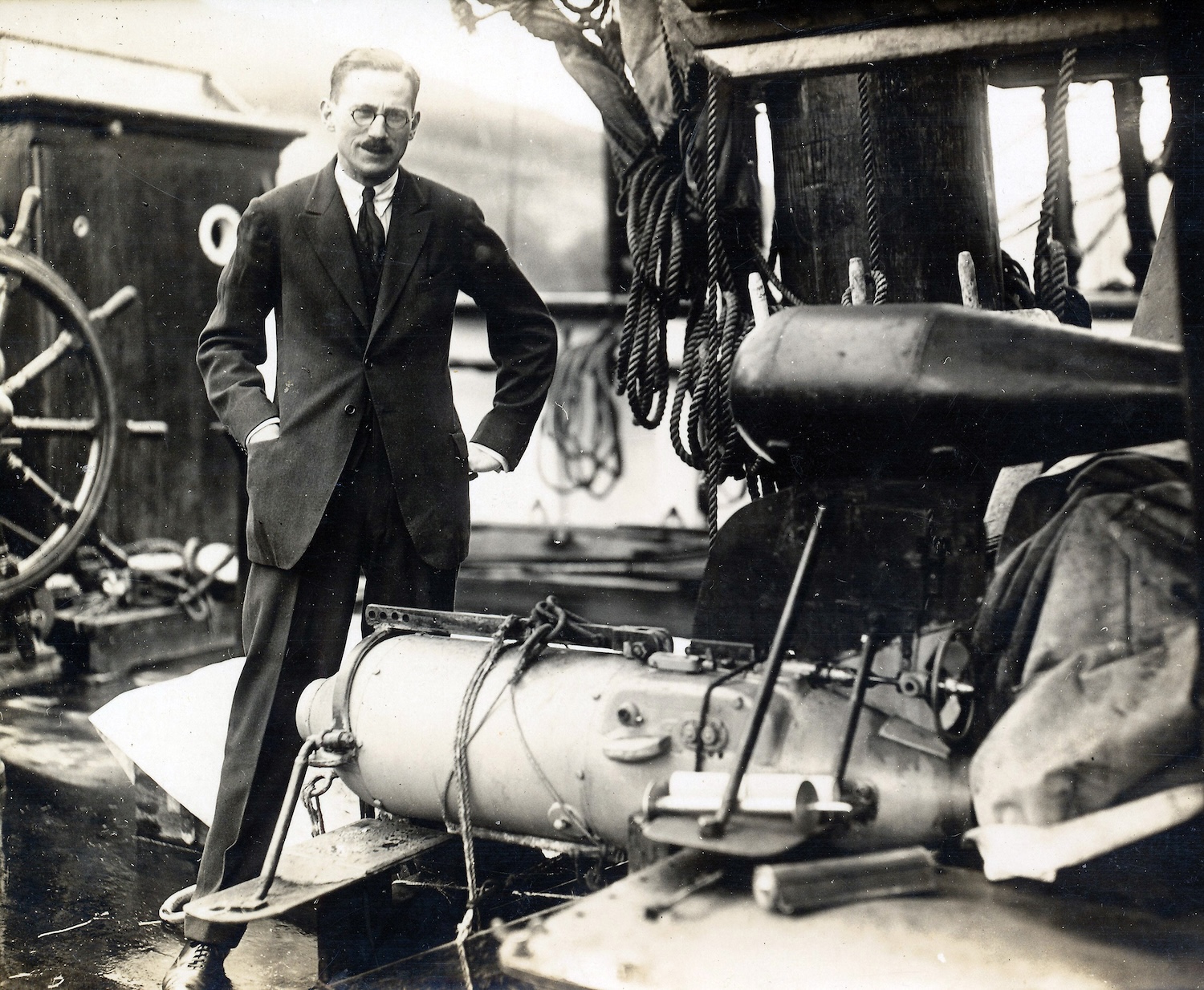Alister Hardy on RRS Discovery, 1925–1927 expedition