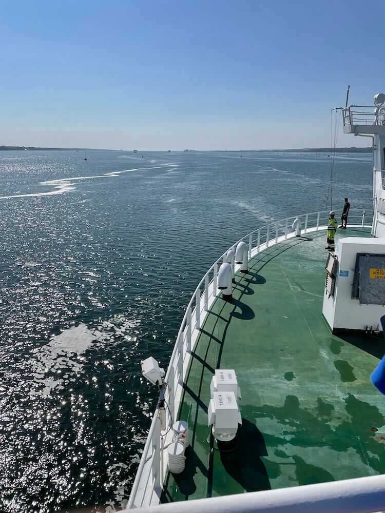 RRS James Cook leaving port