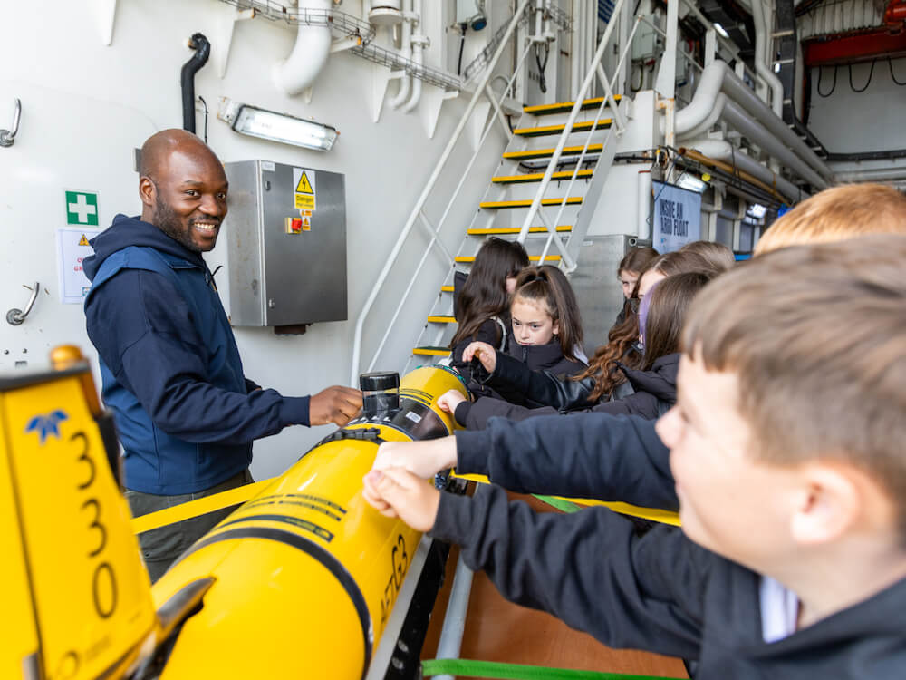 Kids learning about gliders