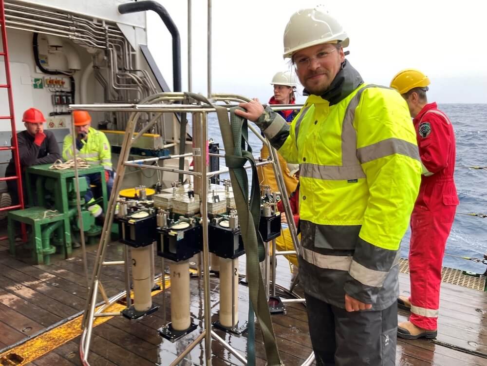 Megacore samples retrieval