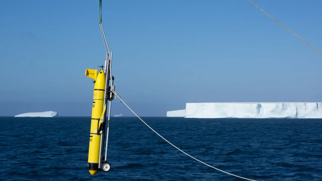Glider deployment photo - Povl Abrahamsen
