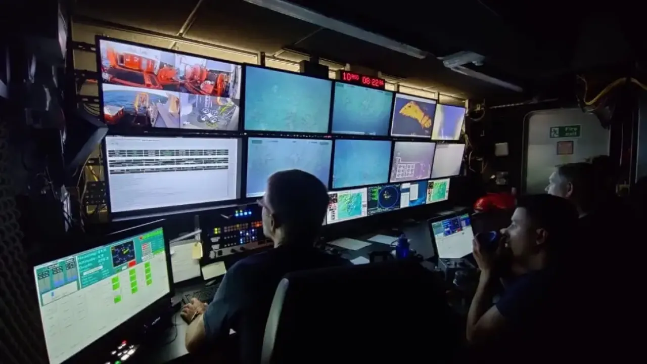 ROV Isis control room on JC241