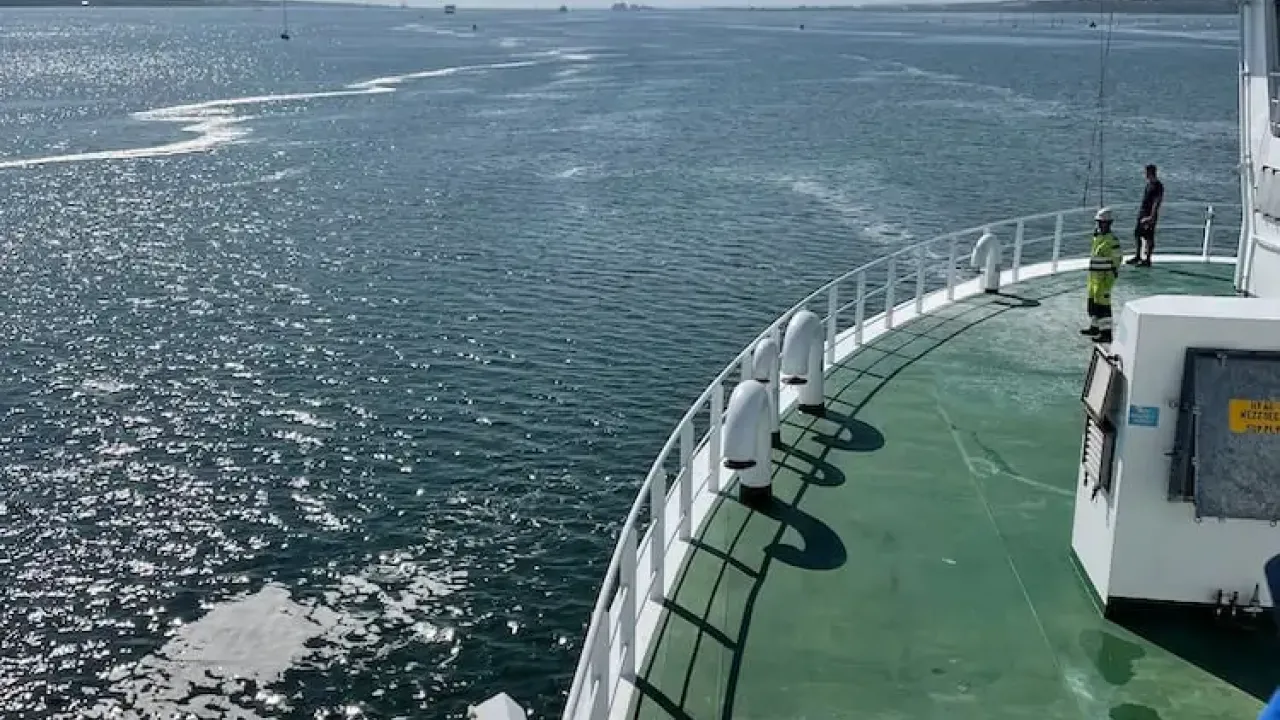RRS James Cook leaving port for JC263