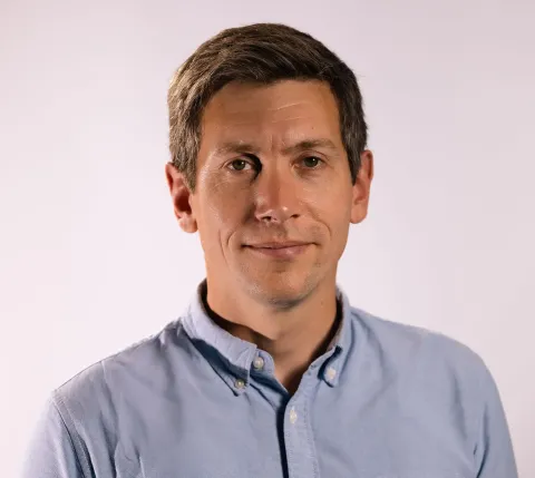Daniel Jones headshot