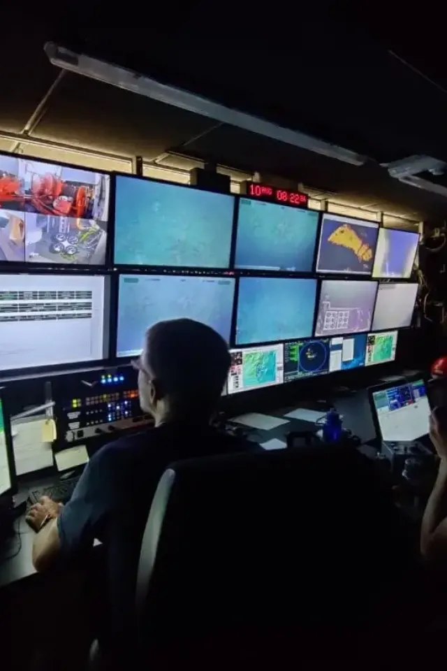 ISIS ROV