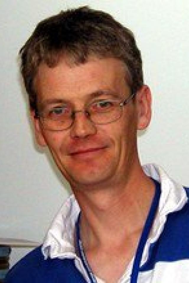 Dr Brian Bett