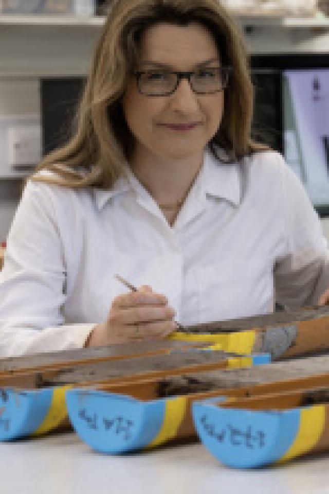 Dr Claire Evans