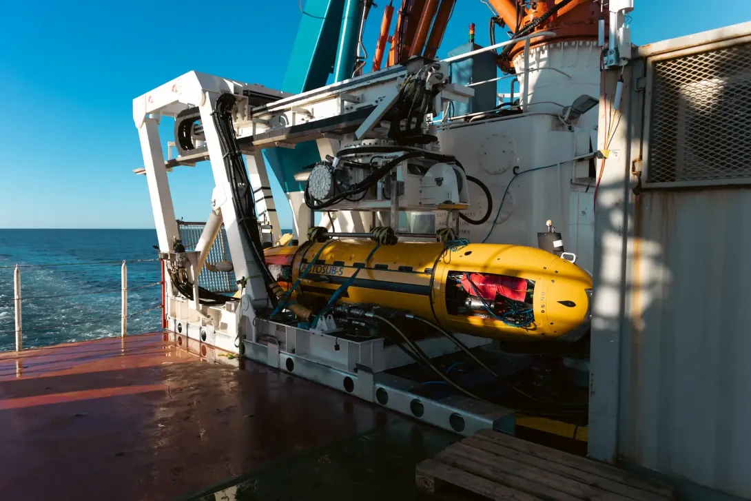 Autosub 5 in a bespoke deployment and recovery system