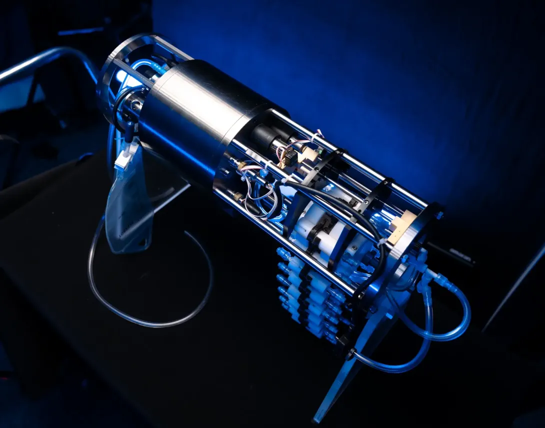 RoCSI (Robotic Cartridge Sampling Instrument)