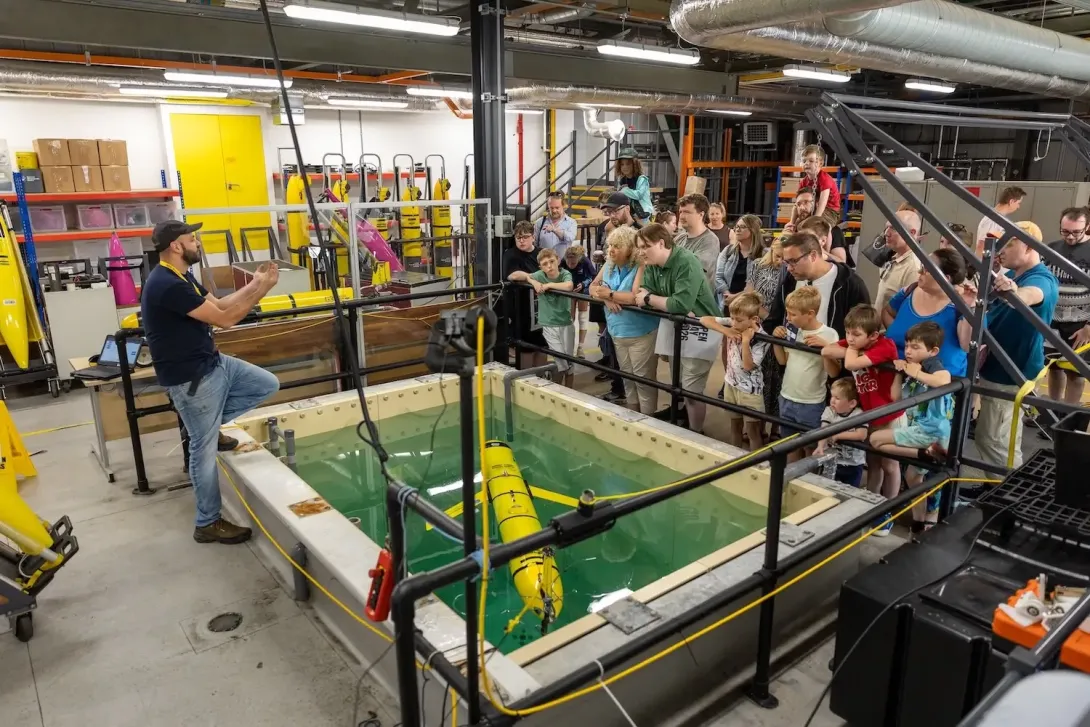 Exploring an underwater glider in a testing tank