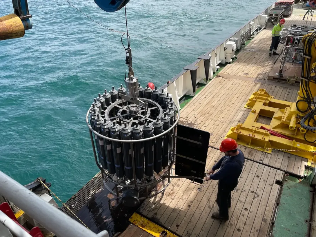 Members of NMF team bringing in CTD for sampling. Image Credit: Anthony Lucio.