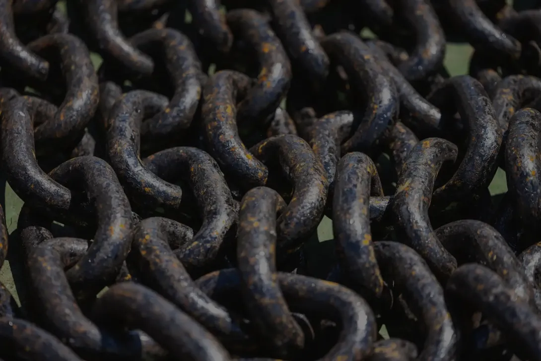 Rusty chains on RRS Discovery